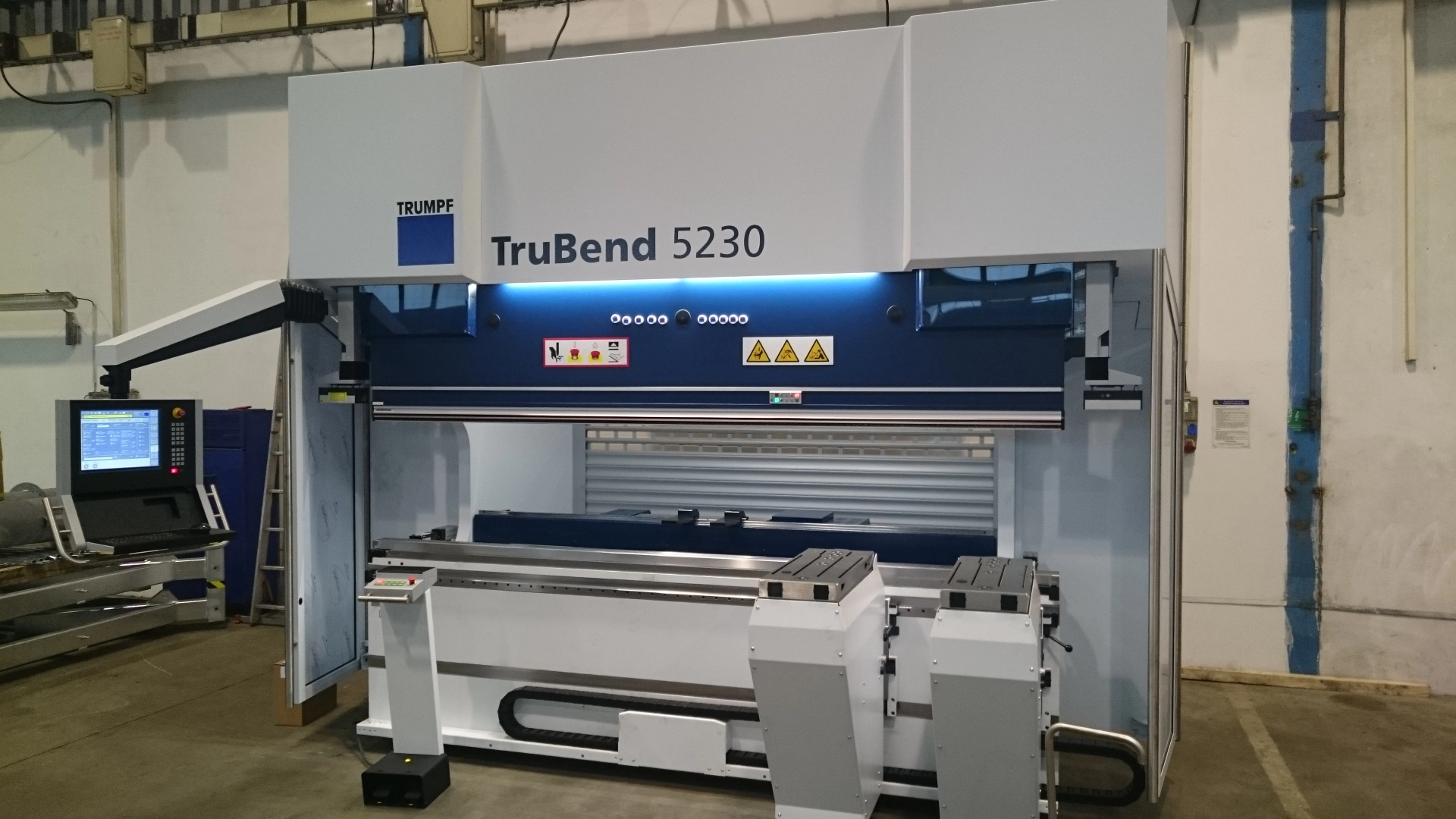 Ohraňovací lis Trubend 5230